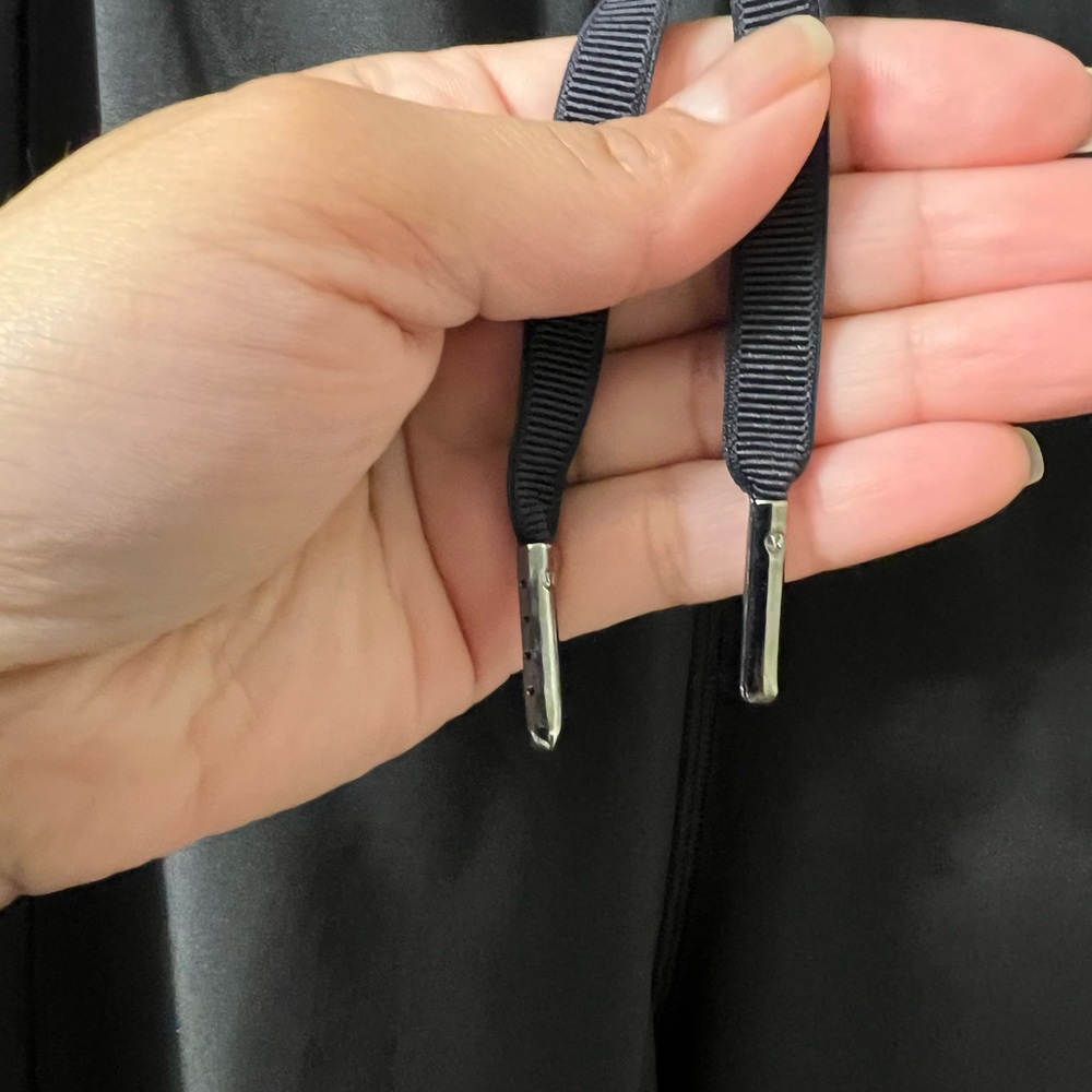 Lululemon Women’s Black Wide Drawstring Pants - Picture 7 of 7